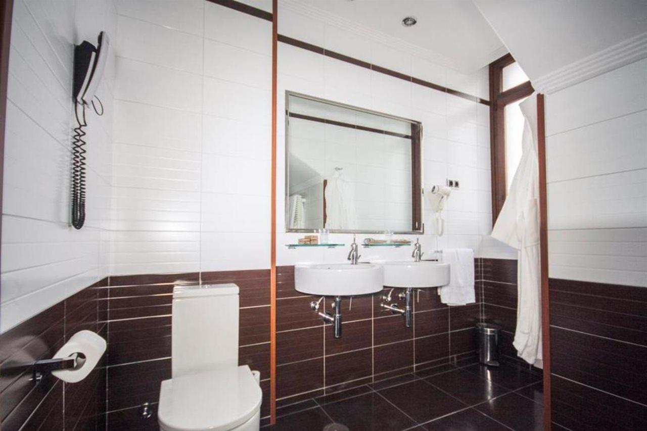 Hospedium Hotel La Casona Del Conde Нореньа Экстерьер фото
