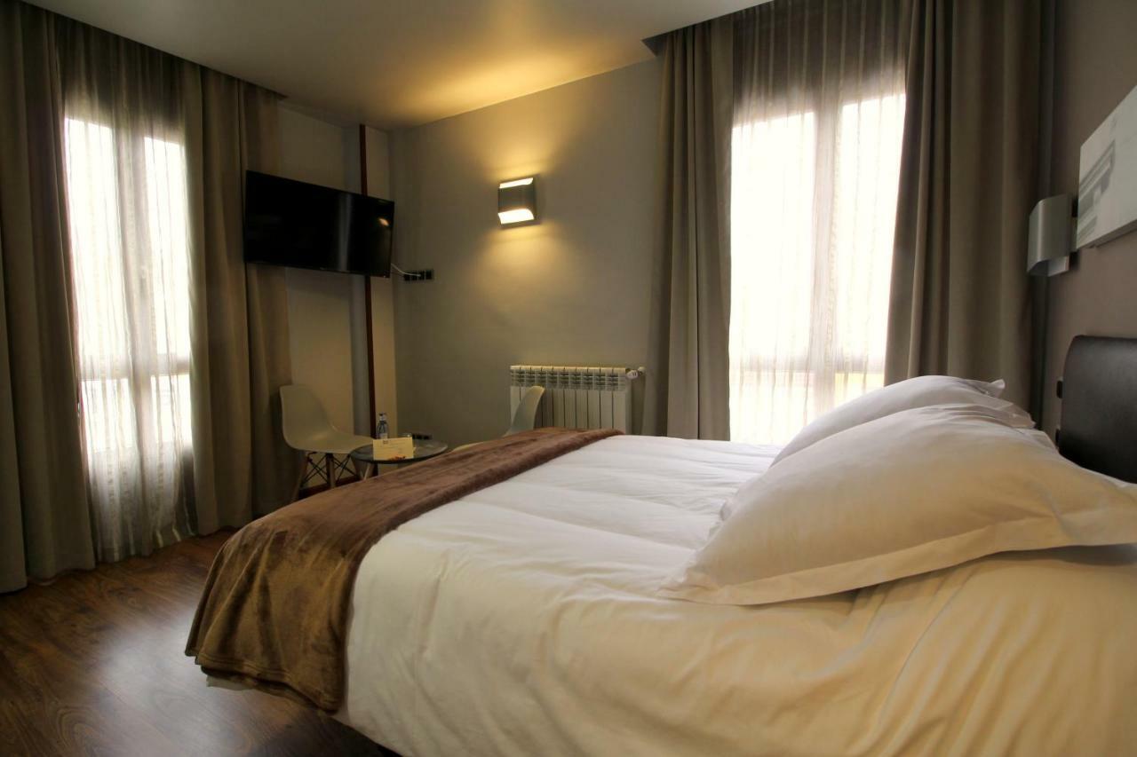 Hospedium Hotel La Casona Del Conde Нореньа Экстерьер фото