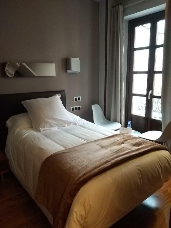 Hospedium Hotel La Casona Del Conde Нореньа Экстерьер фото